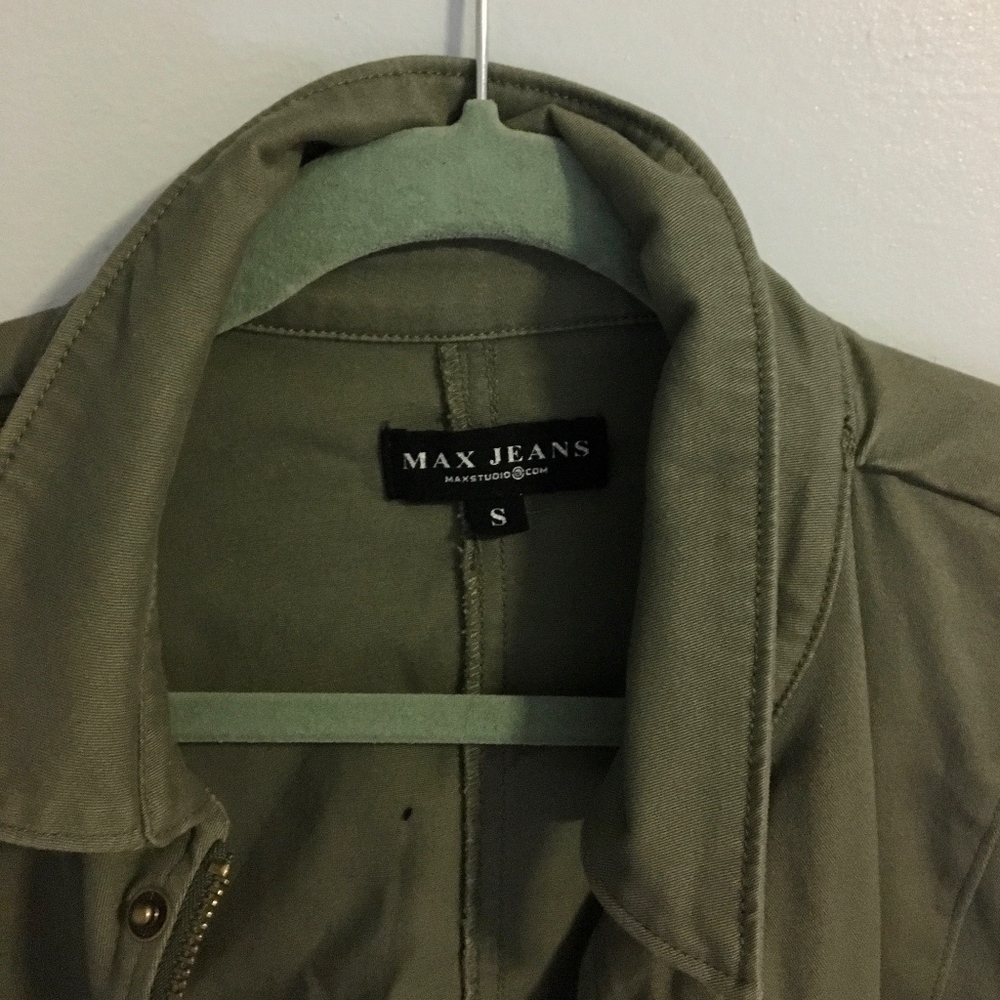 Lightweight Jacket - Picture 2 of 3